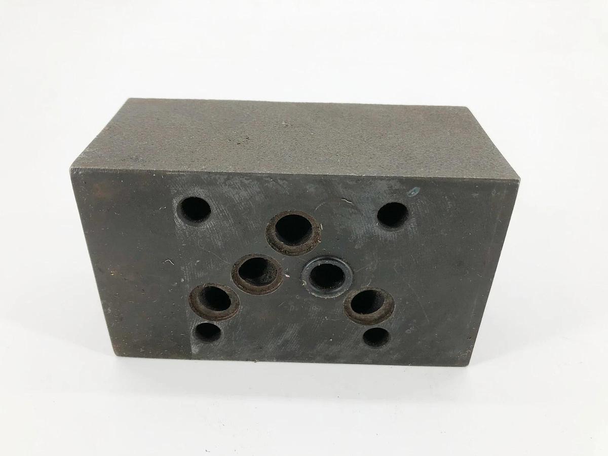 Used Nachi OCY-G03-W-Y-J50 Modular Valve Mfg. 440 (Missing Parts)