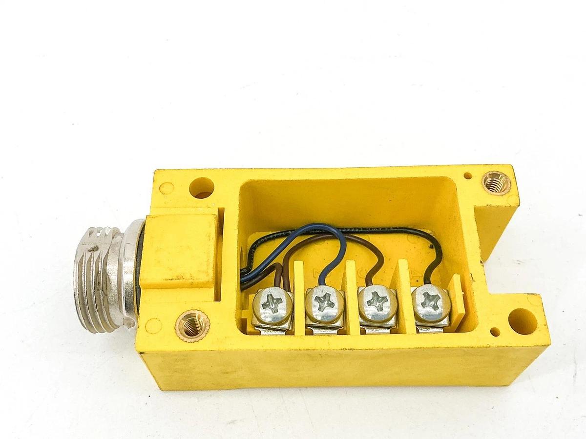 New Banner Engineering RWB4-35004 Wiring Block 4 Wire 35004 - No Box