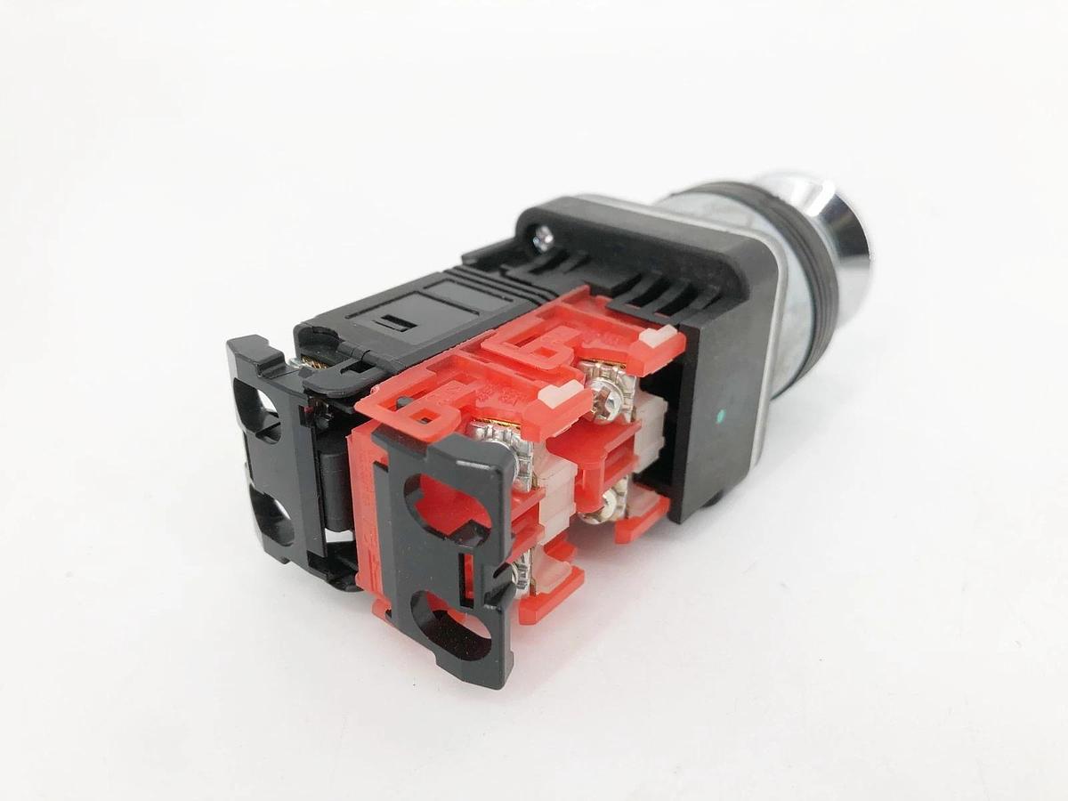 New Fuji Electric AR30Q7L Green Illuminated Push-Pull Button AR9T511-L - No Box