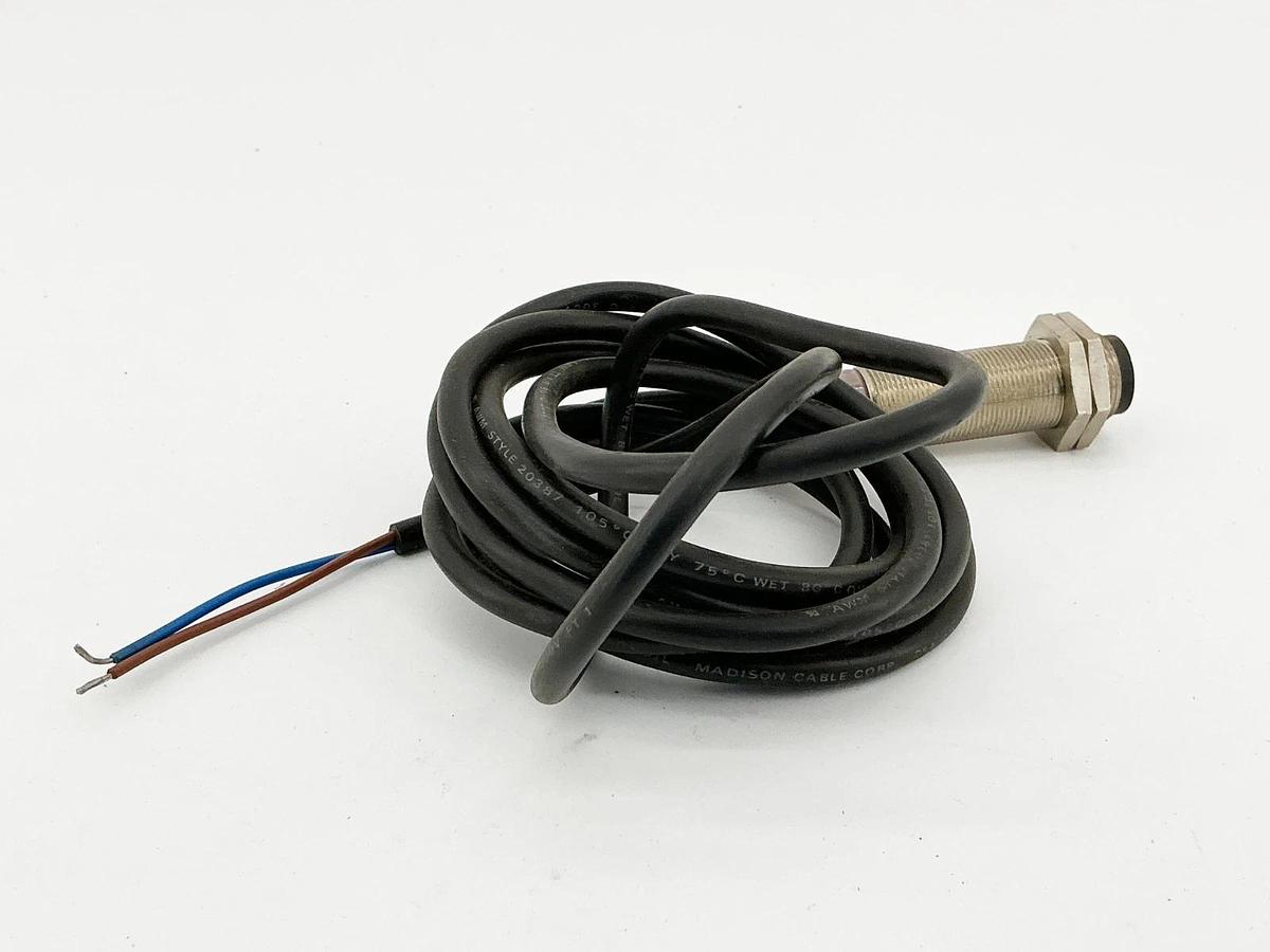 New Cutler Hammer E57-18LE12-A1 Inductive Proximity Sensor 250V Ser.E1 - No Box