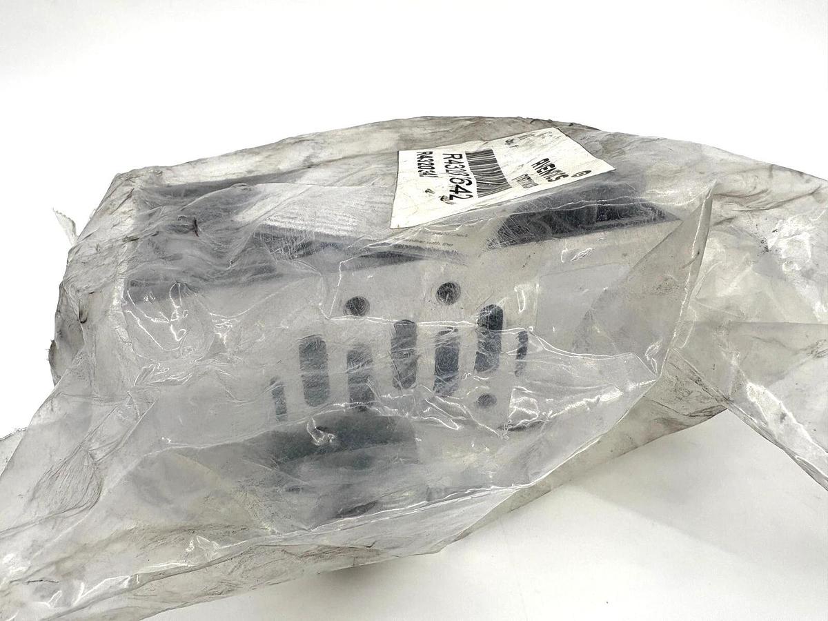 New Aventics R432037642 Numatics Manifold Block 1/2" NPT Ports
