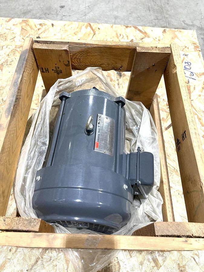 New Dayton 3KX01G 3HP TEFC Motor 208-230/460V 3PH 1740RPM 182T Frame