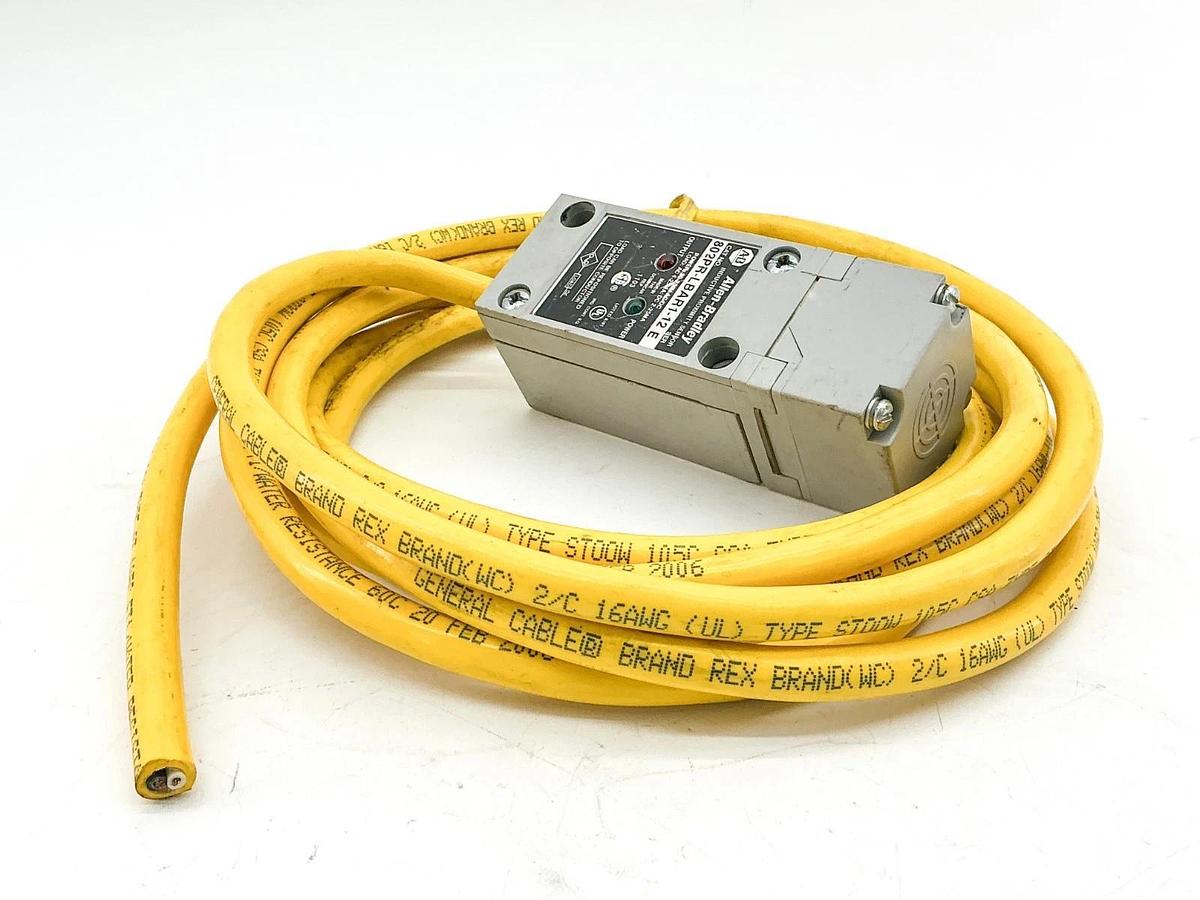 New Allen Bradley 802PR-LBAR1-12 Inductive Proximity Sensor 250V Ser.E - No Box