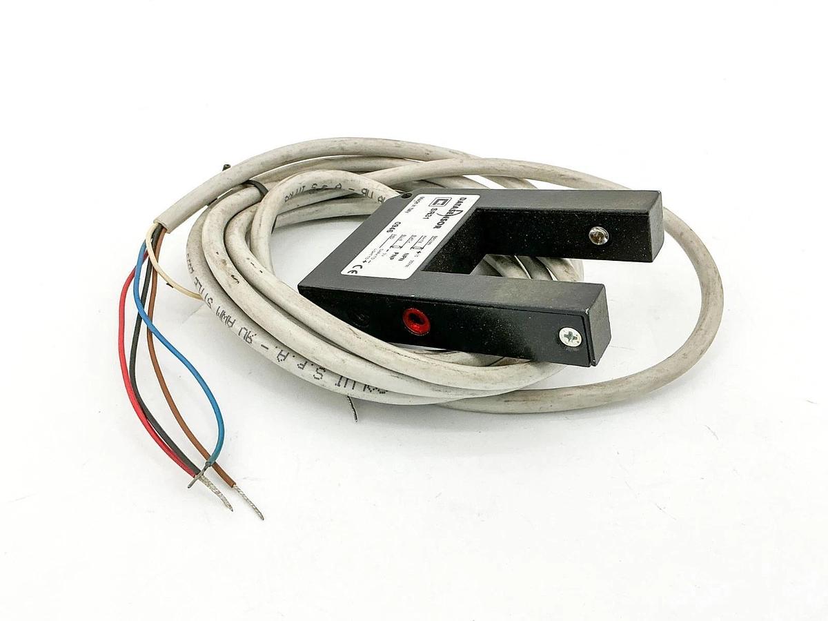New Datasensor SR31 Fork Sensor 10-30VDC 5 Wire - No Box