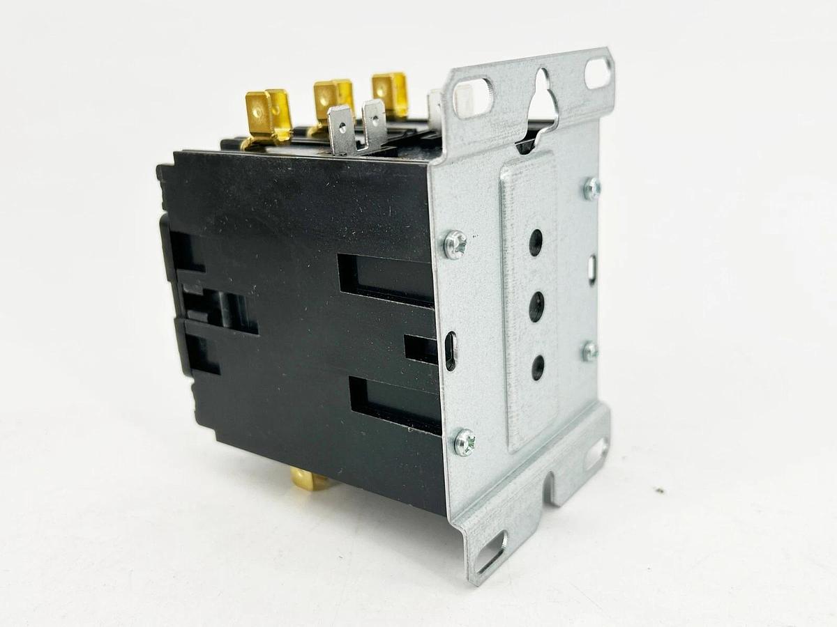 New Dayton 1VEH2 Relay 3 Pole 30 Amp 5018-0004-100