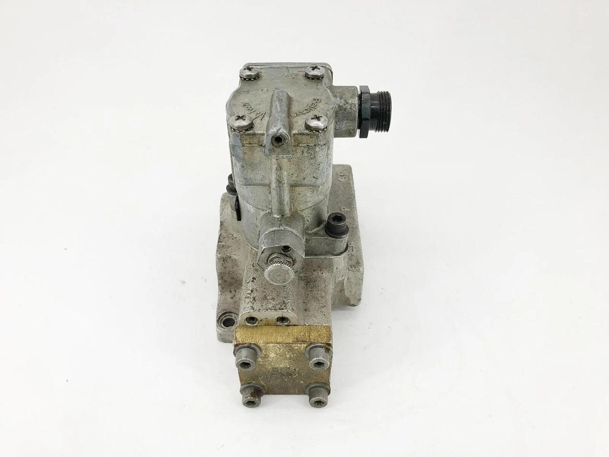 Used Parker K065-9035 Pilot Valve 110/120VAC 50/60HZ