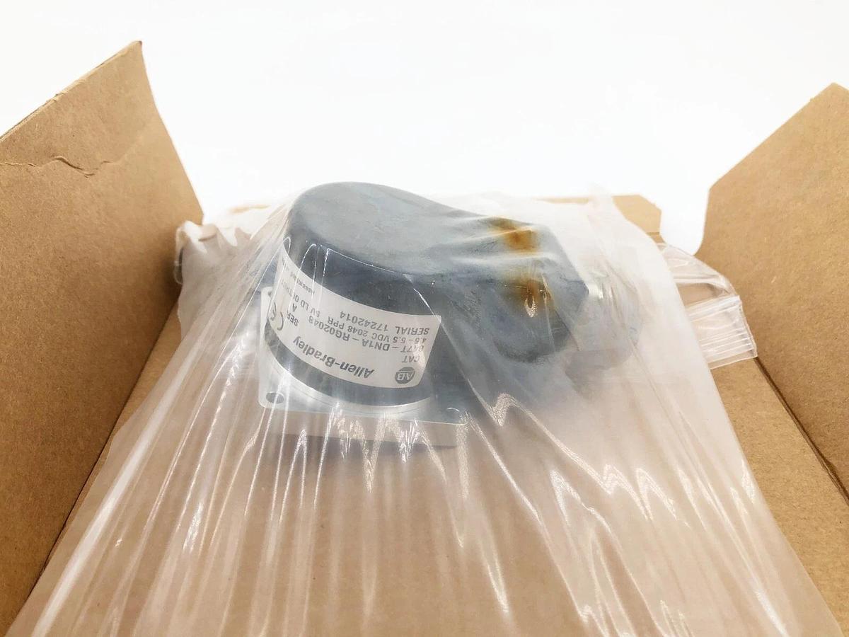New Allen-Bradley 847T-DN1A-RG02048 Incremental Encoder 4.5-5.5V 3/8" Shaft