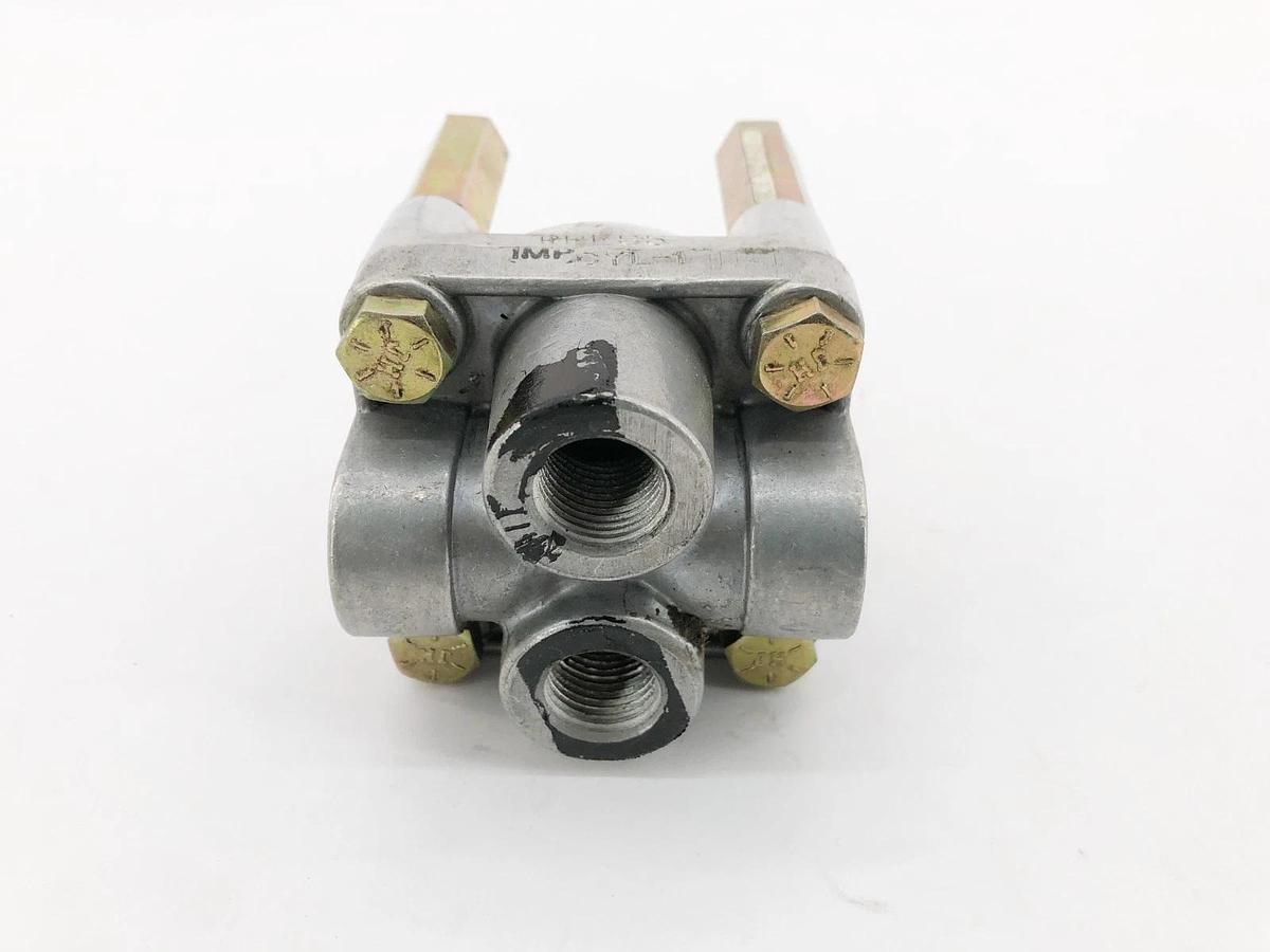 Used Barksdale 9022-M-KK Directional Control Valve 3/8" MC2-75-106-B