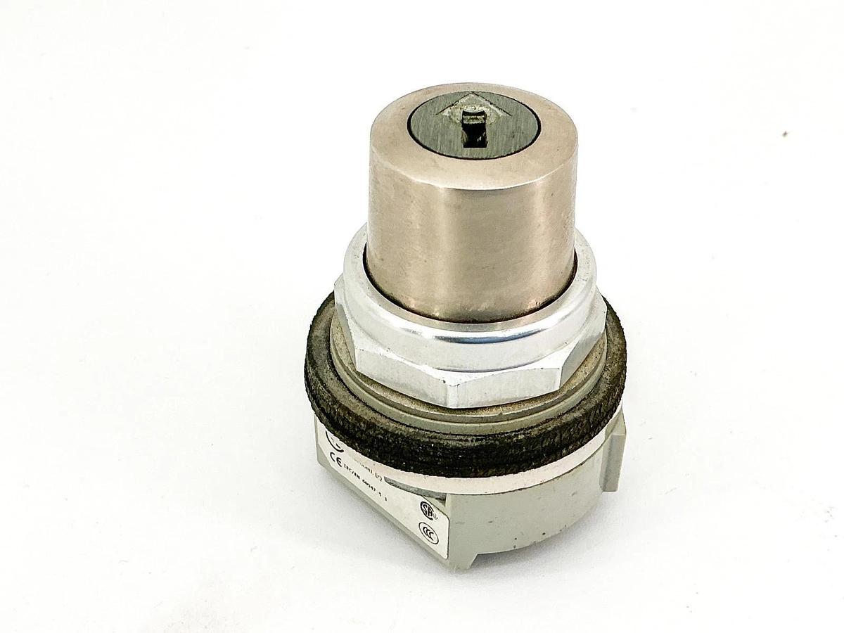 Used Allen Bradley 800T-H3204A Selector Switch Type 4/13 Ser.T - Missing Key