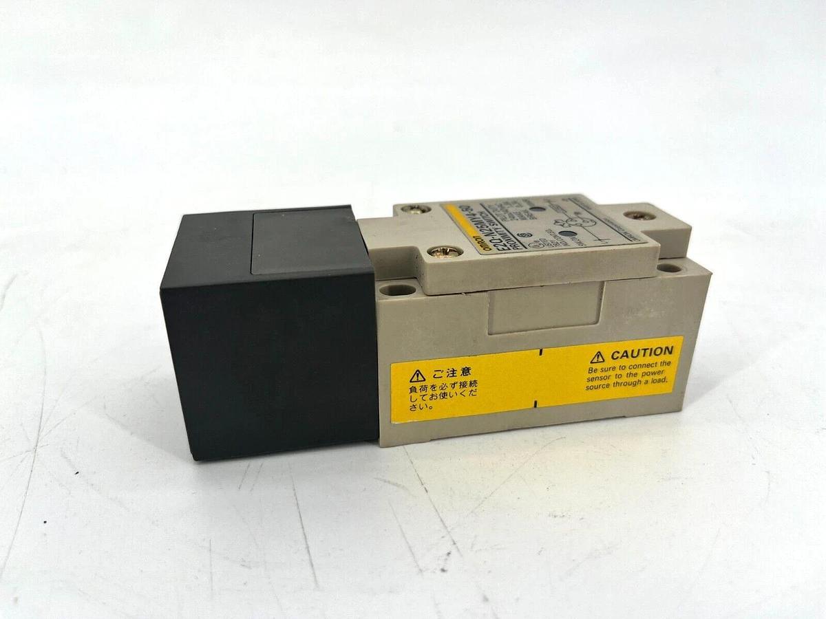 New Omron E2Q-N25MY4-50 Proximity Switch Pilot Duty 24-240VAC