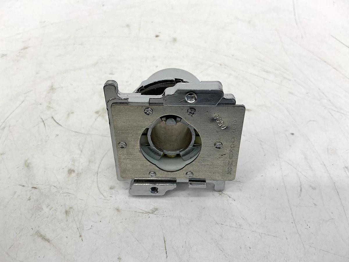New Cutler-Hammer 10250T4 Ser A2 Push-Pull Oper. 3-Position Momentary