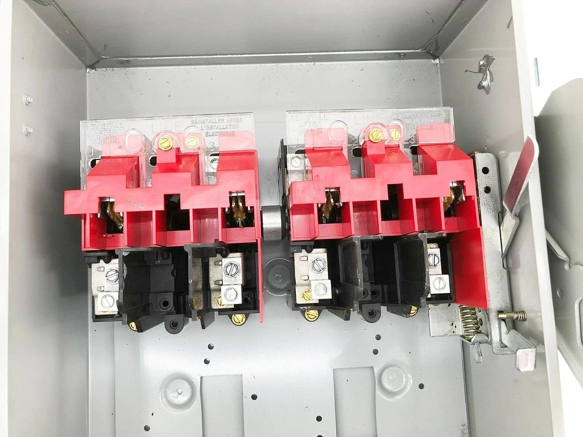 New Eaton DH461UDK Non-Fusible Safety Switch 600VAC 250VDC 30A 4P NEMA 12/3R