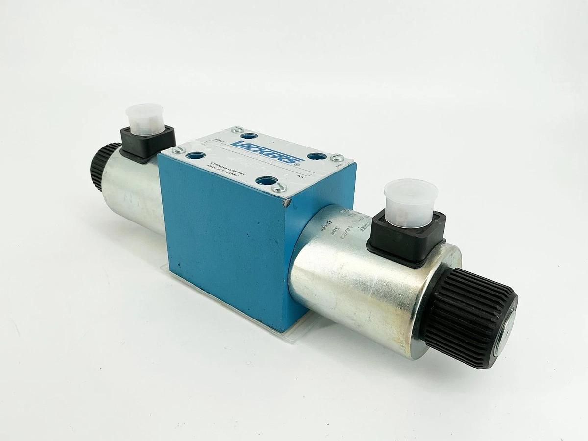New Vickers DG4V-5-6CJ-M-U-H6-20 Solenoid Valve 24VDC 38W - No Box