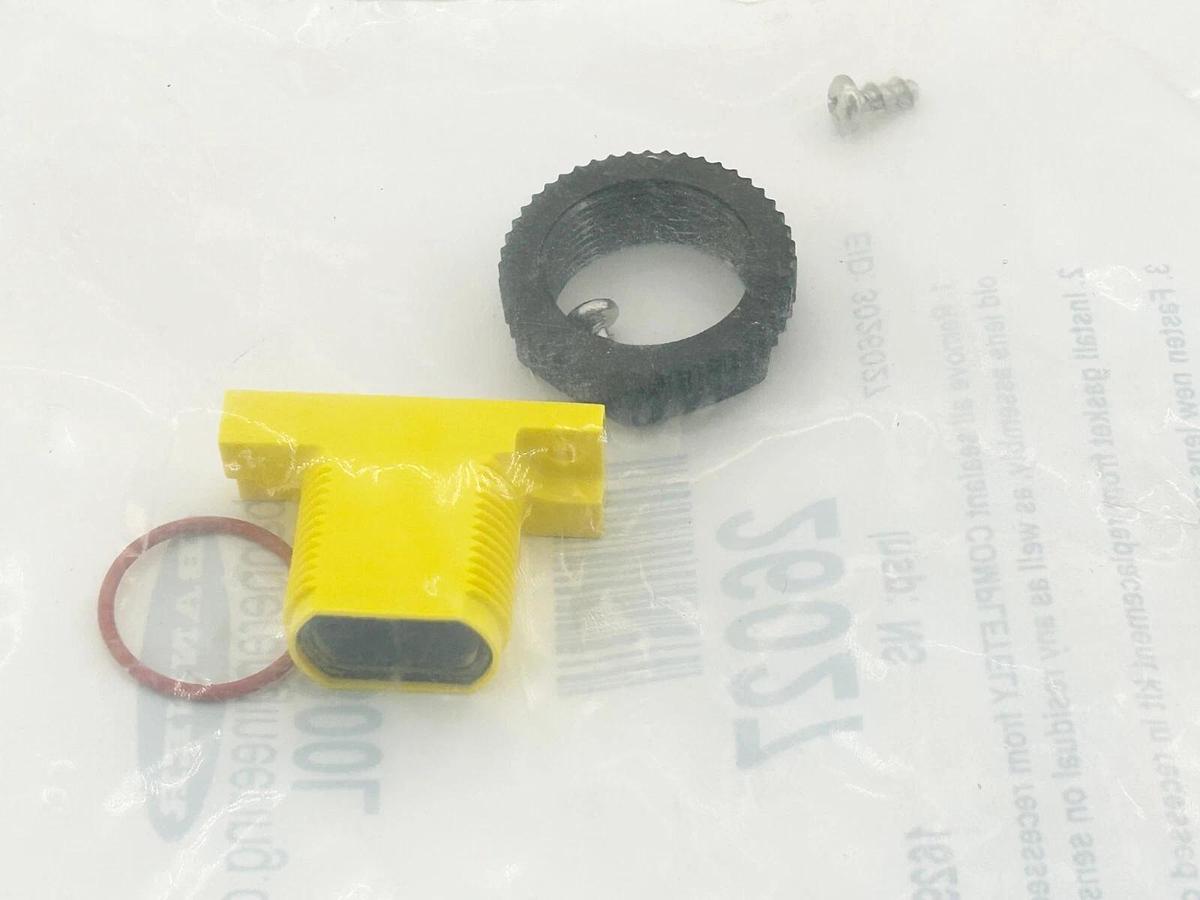 New Lot of 2 Banner Engineering 26027 Mini Beam Replacement Lens UC-300L