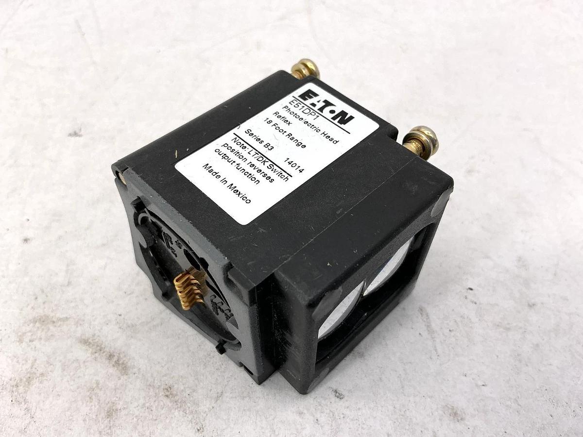 New Eaton E51DP1 Ser B3 Photoelectric Head Reflex 18ft Range