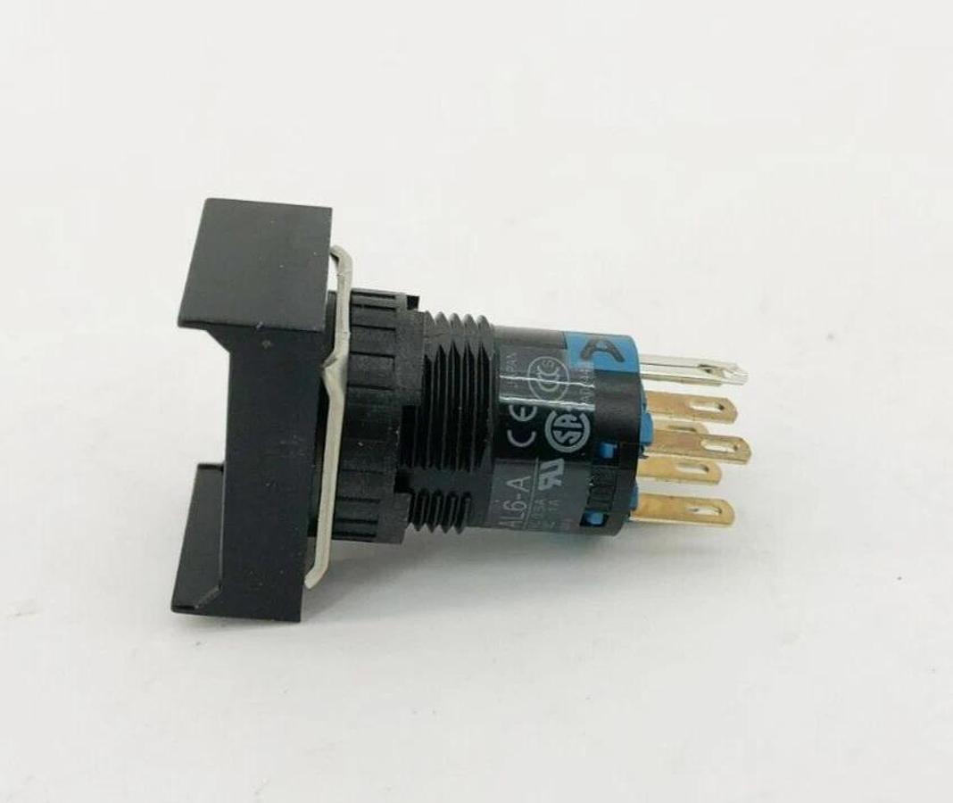 Lot of 5 New IDEC AL6H-A200 Rectangular Illuminated Operator DPDT Maintained