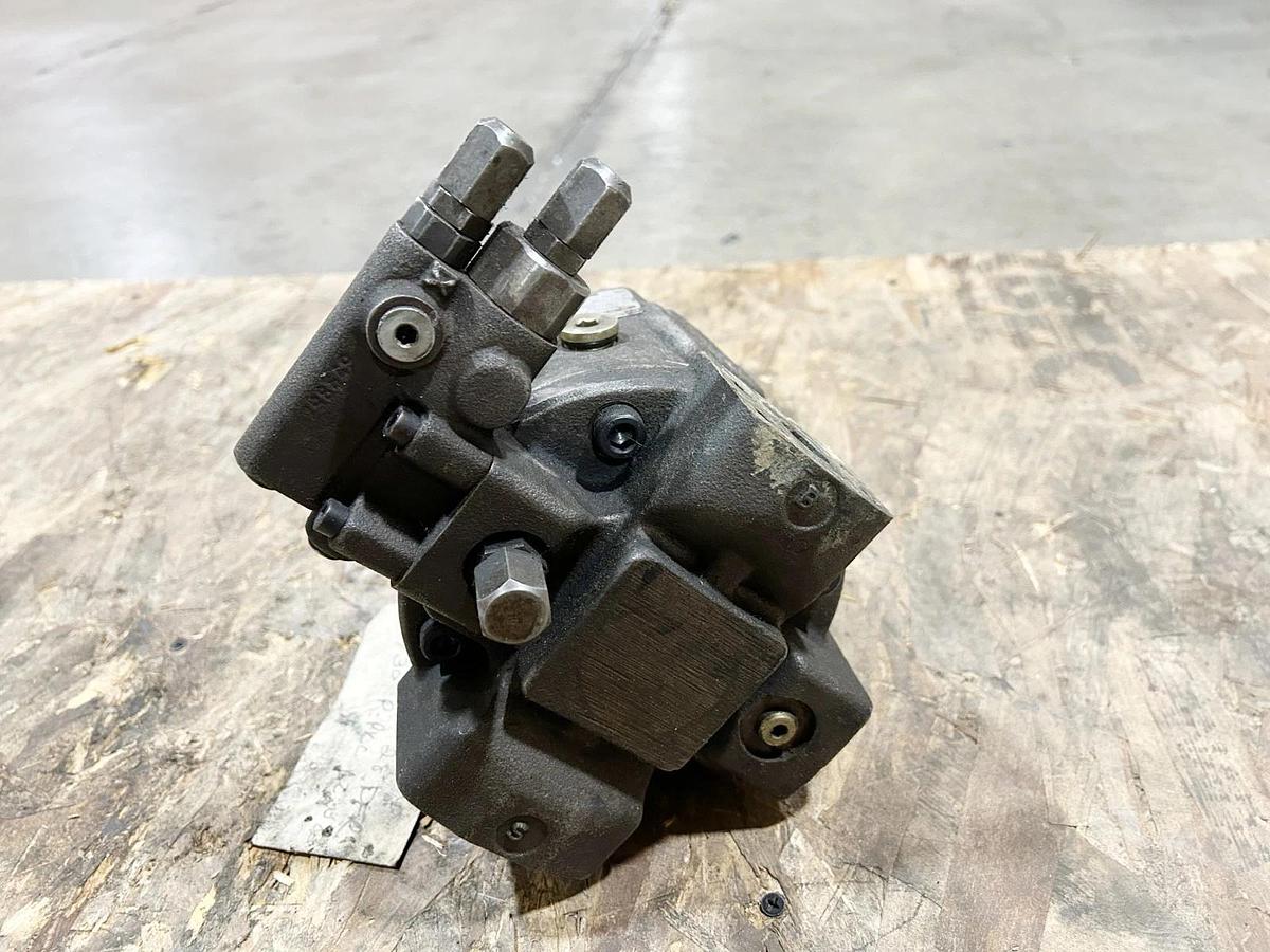 Used Rexroth A10VSO 28 DFR/30 R-PKC62 N 00 Axial Piston Pump