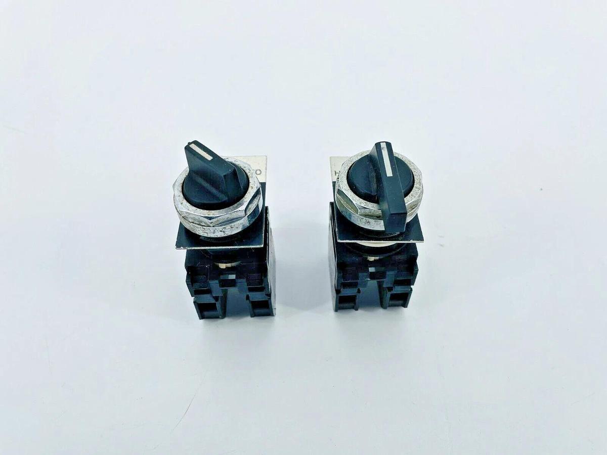 Used Lot of 2 Cutler Hammer E22XB51C Selector Switch 22mm 2POS 1NO 1NC E22B2