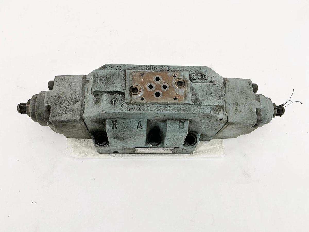 Used Rexroth 4WE6D51/OFAW120-60NDL/5V Hydraulic Valve Base H-4WEH25HD50/OF6ANETDL/10/