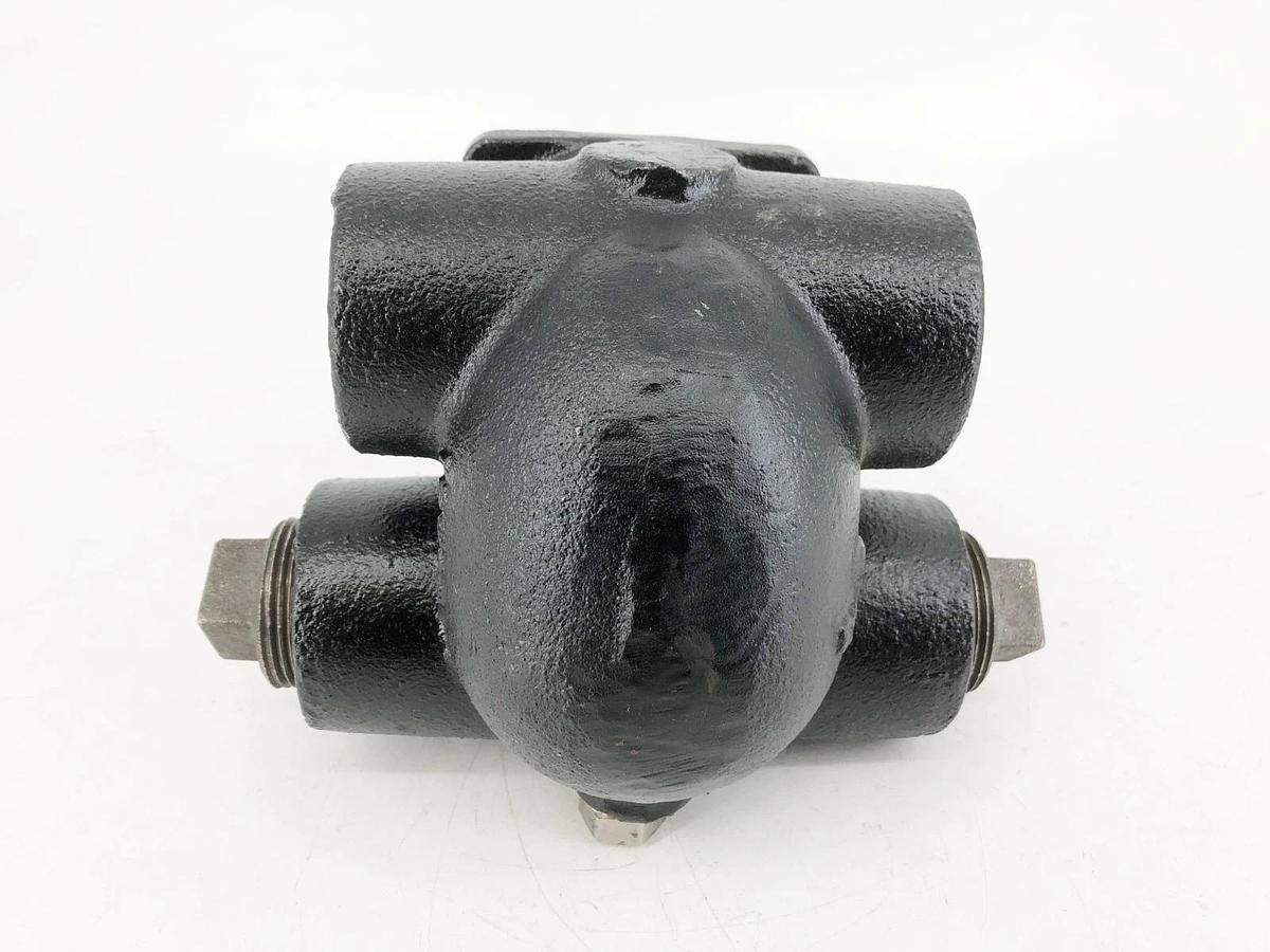 New Watts WFT-30 Regulator 250psi 1-1/4" Max Diff. Press. 30 ΔP - No Box