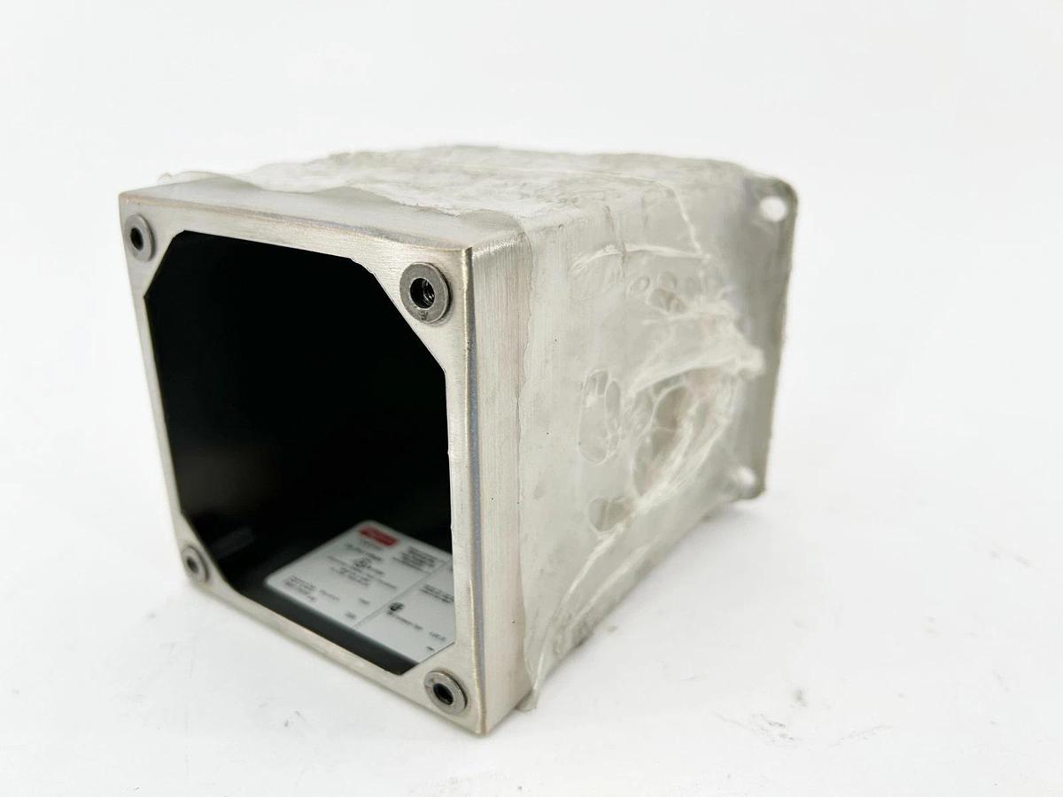 New Hoffman E1PBXSS SS Pushbutton Switch Enclosure Single Slot W/O Cover