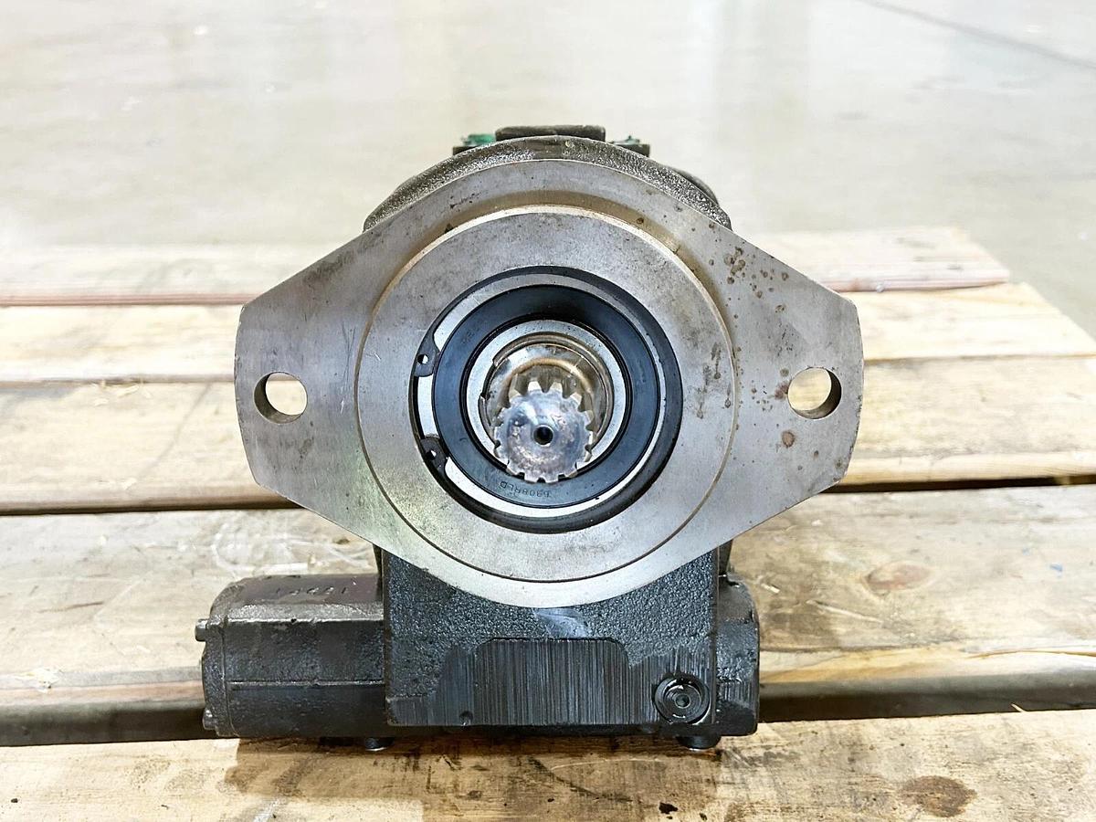 New Oilgear PVWJ-098-A1UV-LDFS-P-1NNNN-CP Hydraulic Piston Pump