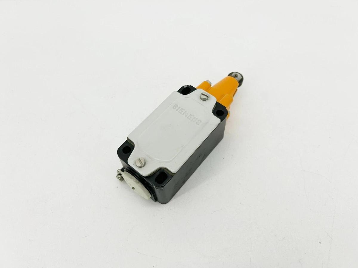 New Siemens 3SE2 120-1DV00-0AE0 Position Switch 1NO 1NC