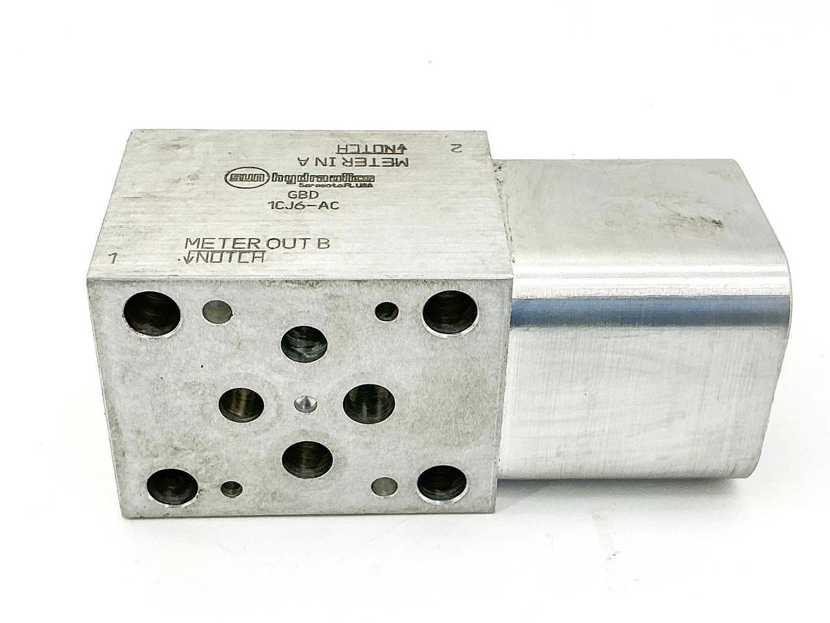 Used Sun Hydraulics GBD Valve Sandwich Manifold 1 Port