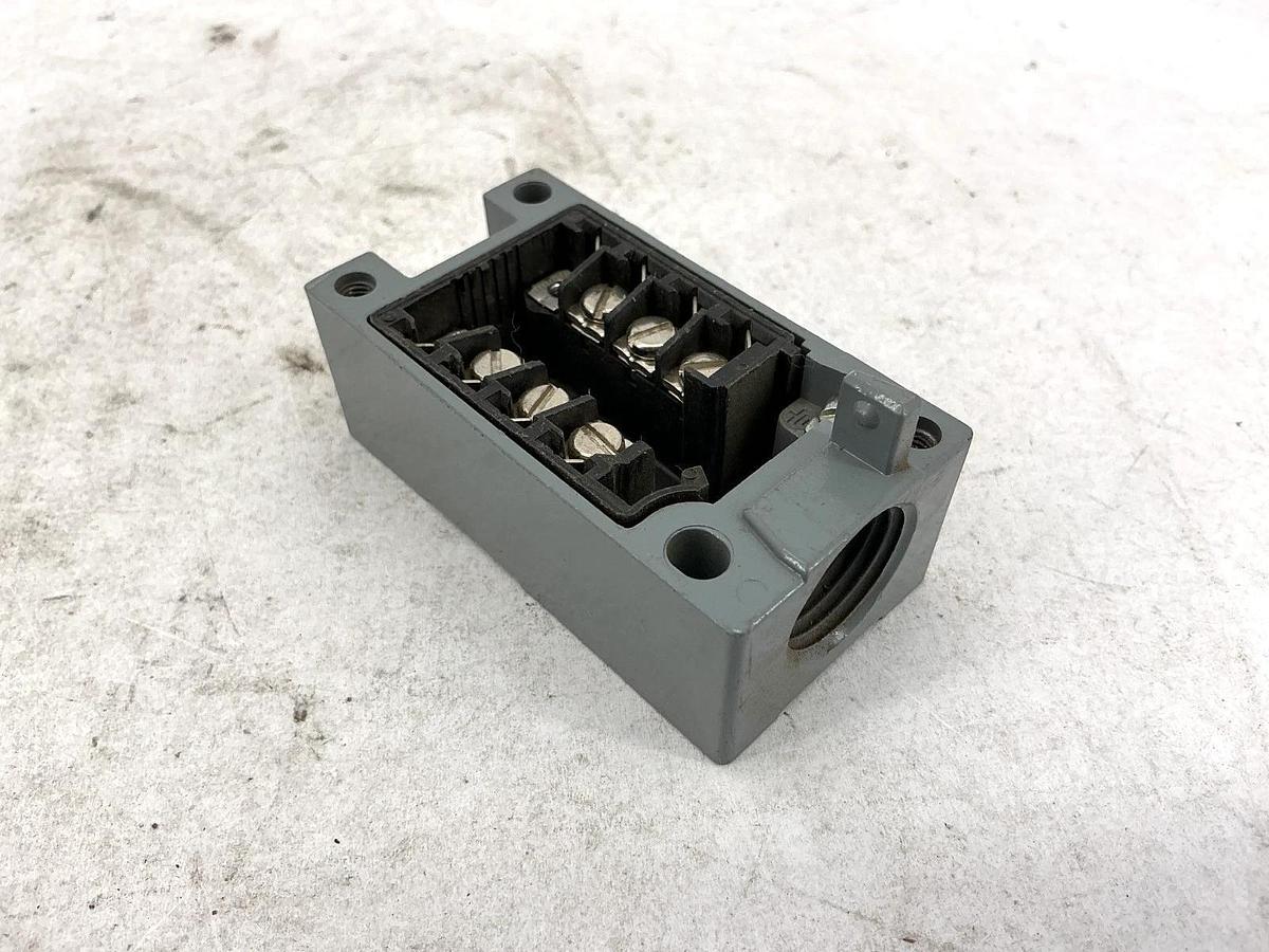 Used Lot of 5 Cutler-Hammer E50RB Series A1 Receptacle