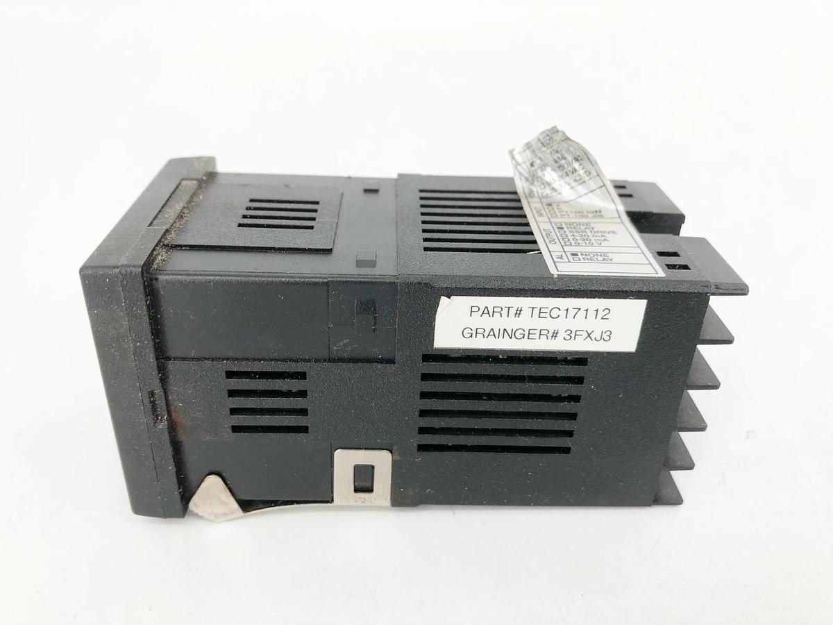 Used Tempco TEC-901 Temperature Controller TEC17112 110VAC 3FXJ3