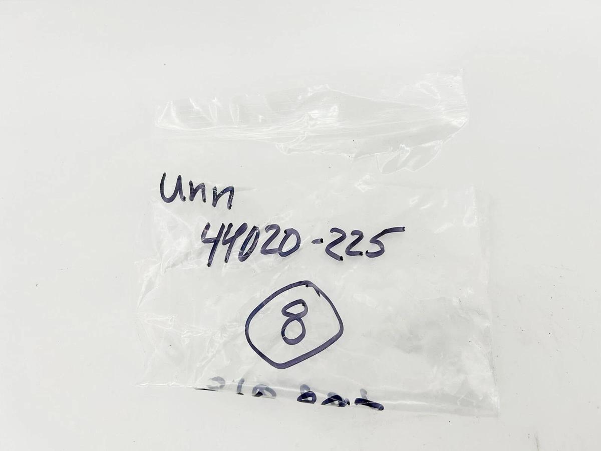 Lot of 8 New Buhler UNN-44020-225 Oil Seals