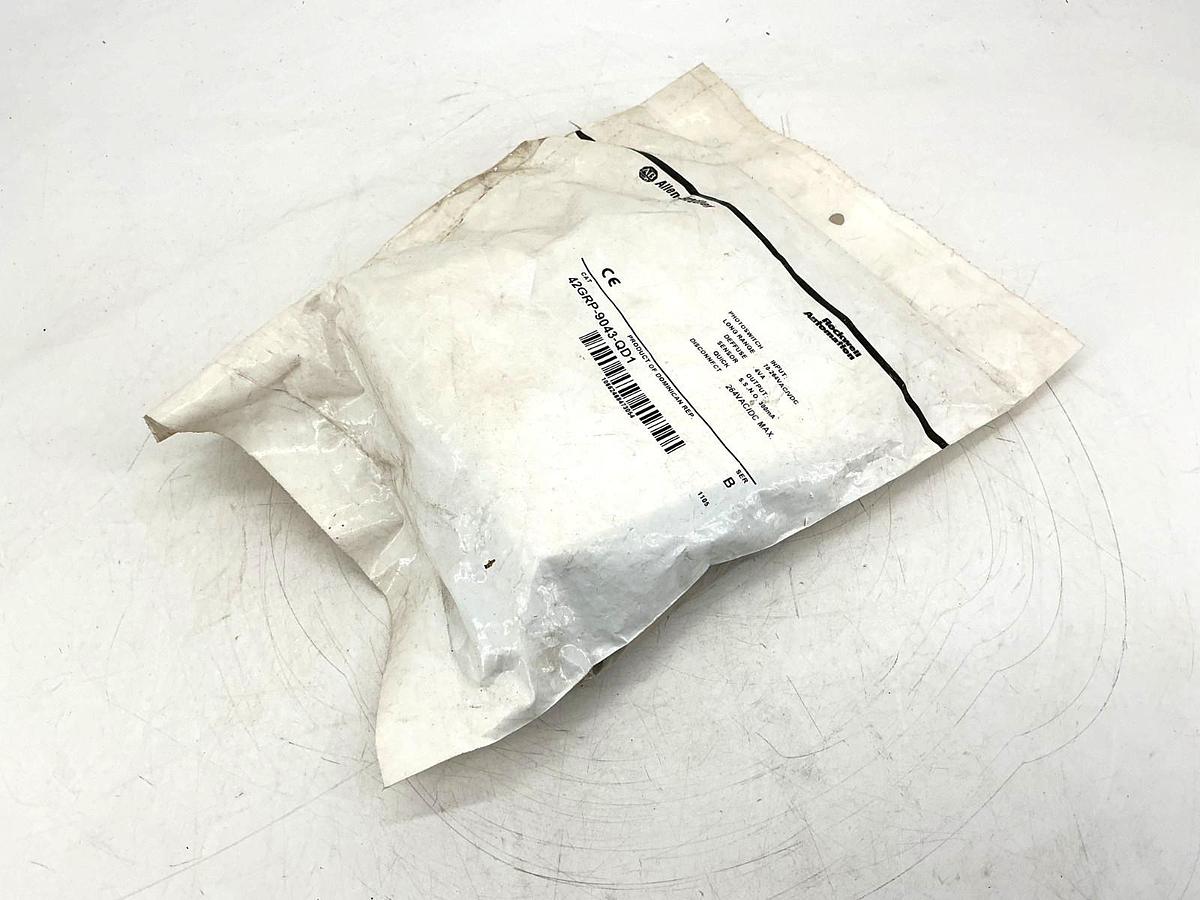 New Allen Bradley 42GRP-9043-QD1 Ser B Photoswitch Sensor 264V MISSING PARTS