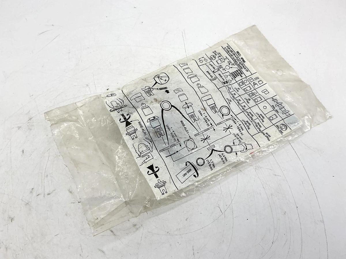 New Allen Bradley 800EM-SL32 Ser A Selector Switch Spring Return Black 3Pos