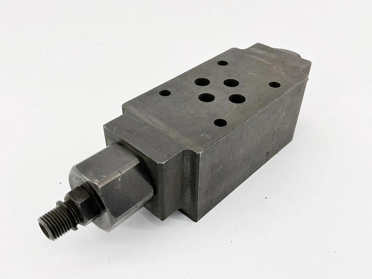 Used Nachi OCY-G01-B-Y-20 Modular Check Valve