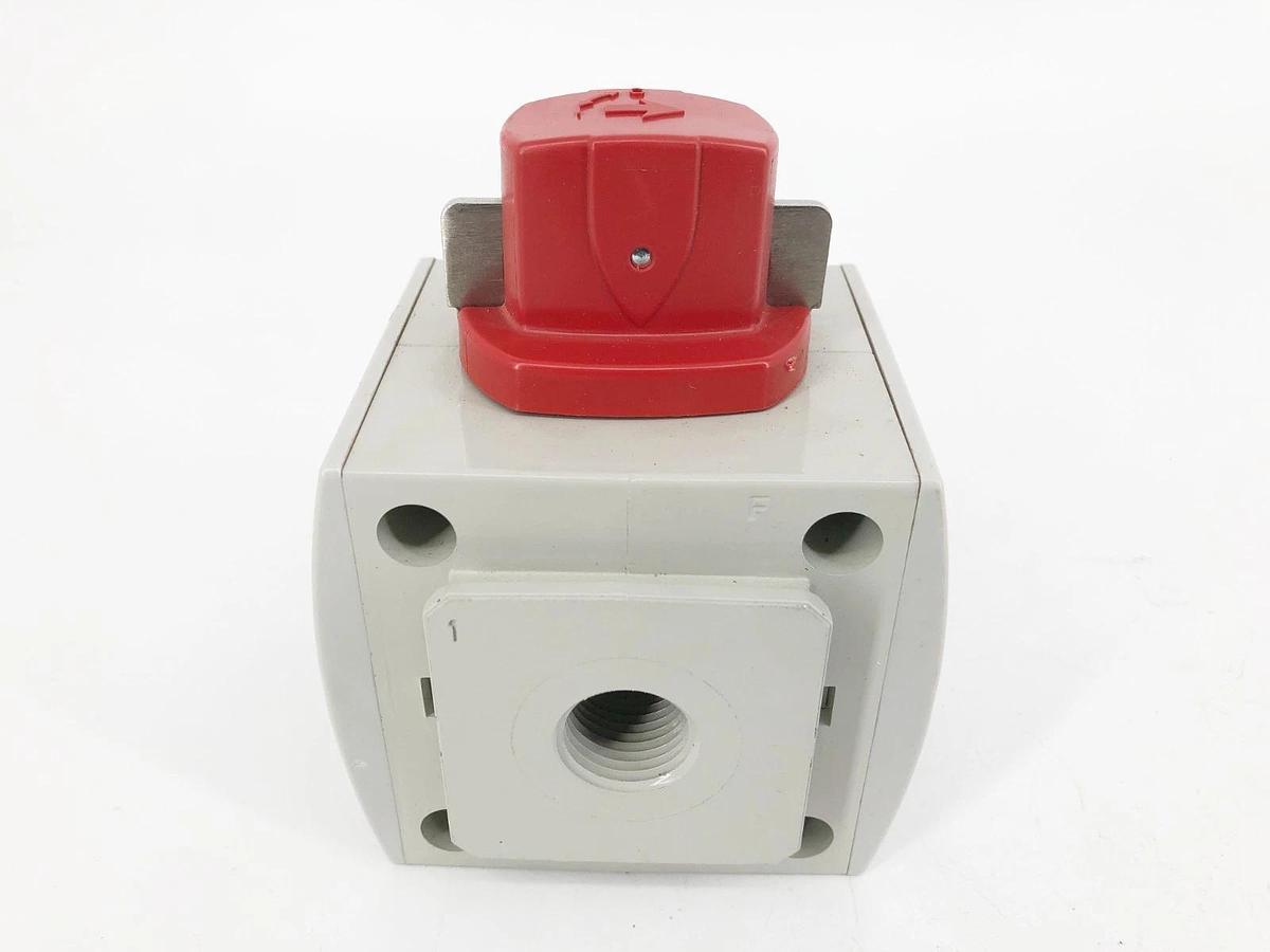 New Aventics 8653A3M040A0000 Shut Off Isolation Valve 1/2" NPTF 3/2 - No Box