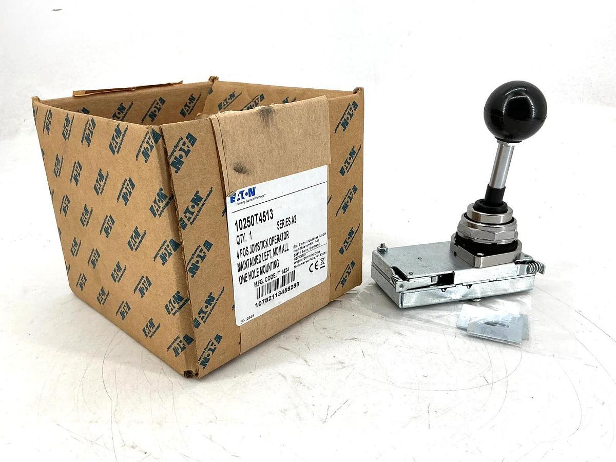 New Eaton 10250T4513 Ser A2 Joystick Operator Oiltight 4Pos Left/Right/Up/Down