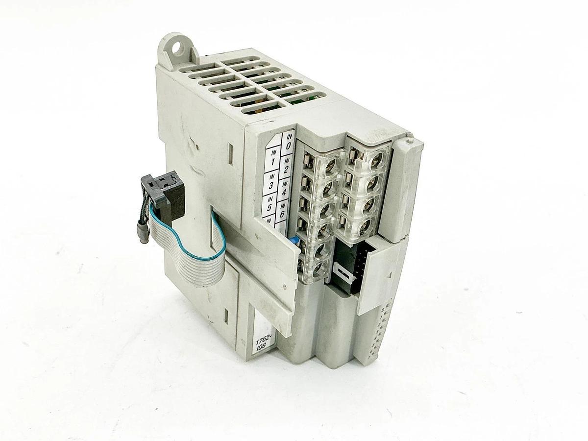 Used Allen Bradley 1762-IQ8 MicroLogix Input Module 8PT 24VDC Ser.A