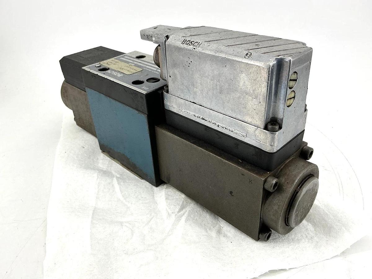 Used Bosch 0811404771 Hydraulic Valve 315bar 7-Pin 24V 4WRPE-10-E80SJ-2X/G24K0/A1M