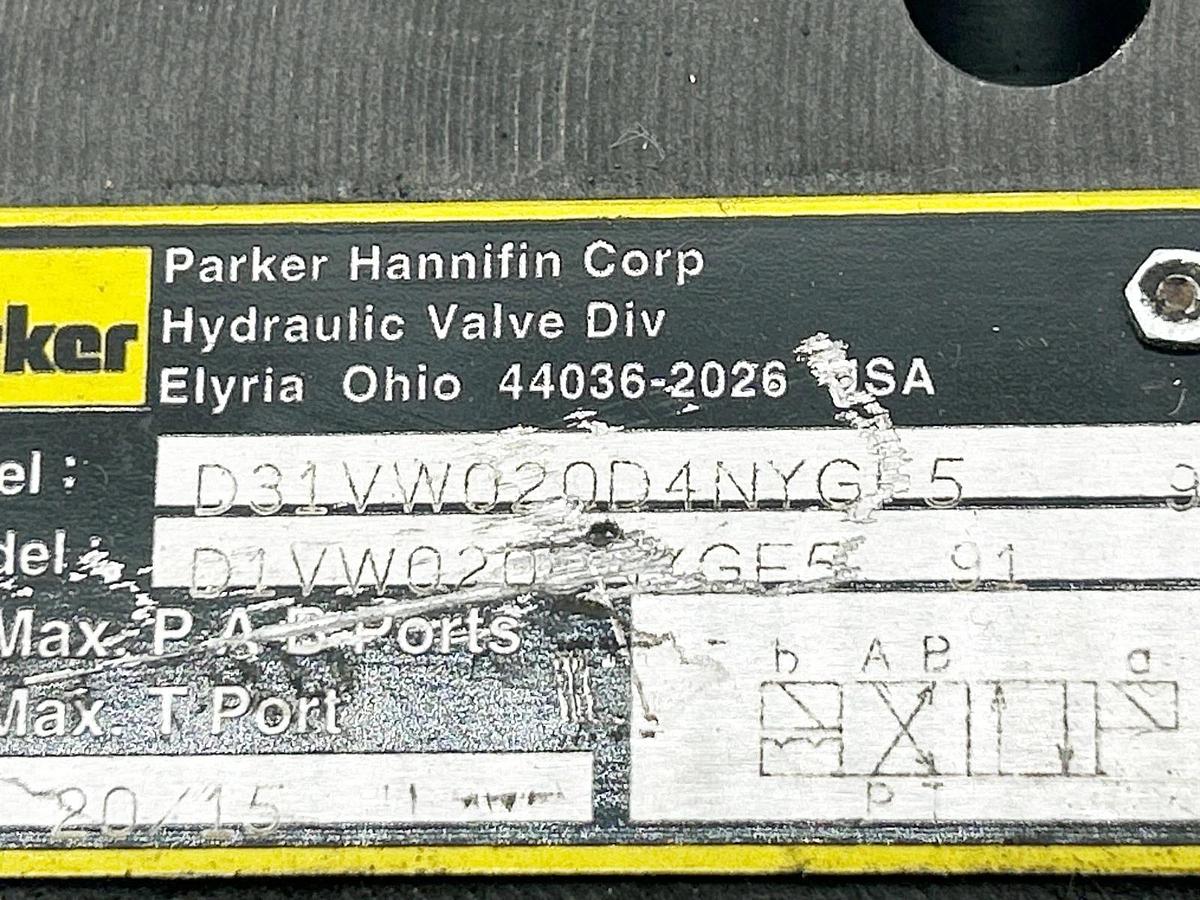 New Parker D31VW020D4NYGF5-91 Hydraulic Valve Base Unit Only 5000PSI