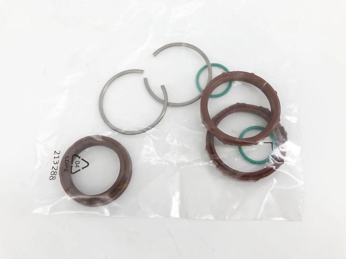 New Festo CRDNG-125-PPV-A-S6 Set of Wearing Parts 665235 (Incomplete Kit)