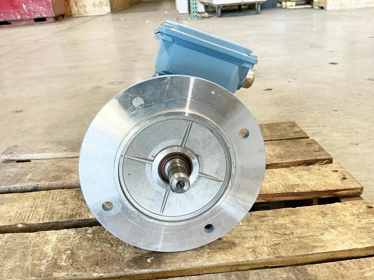 New Cumel NT0135PB6B5M6 Motor 17012462-009 575V 1160RPM 0.37KW - No Box