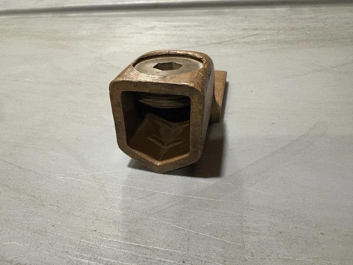 Used Ilsco LO-600 Copper Mechanical Lug, 600MCM-1