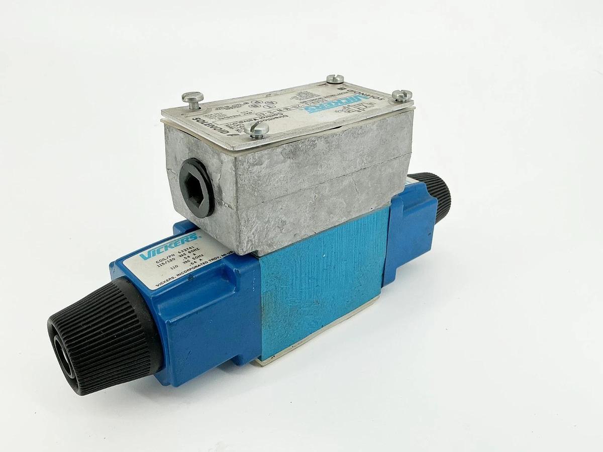 New Vickers DG4V-3-2N-M-W-B-40 Directional COntrol Valve 5000PSI 120V- No Box