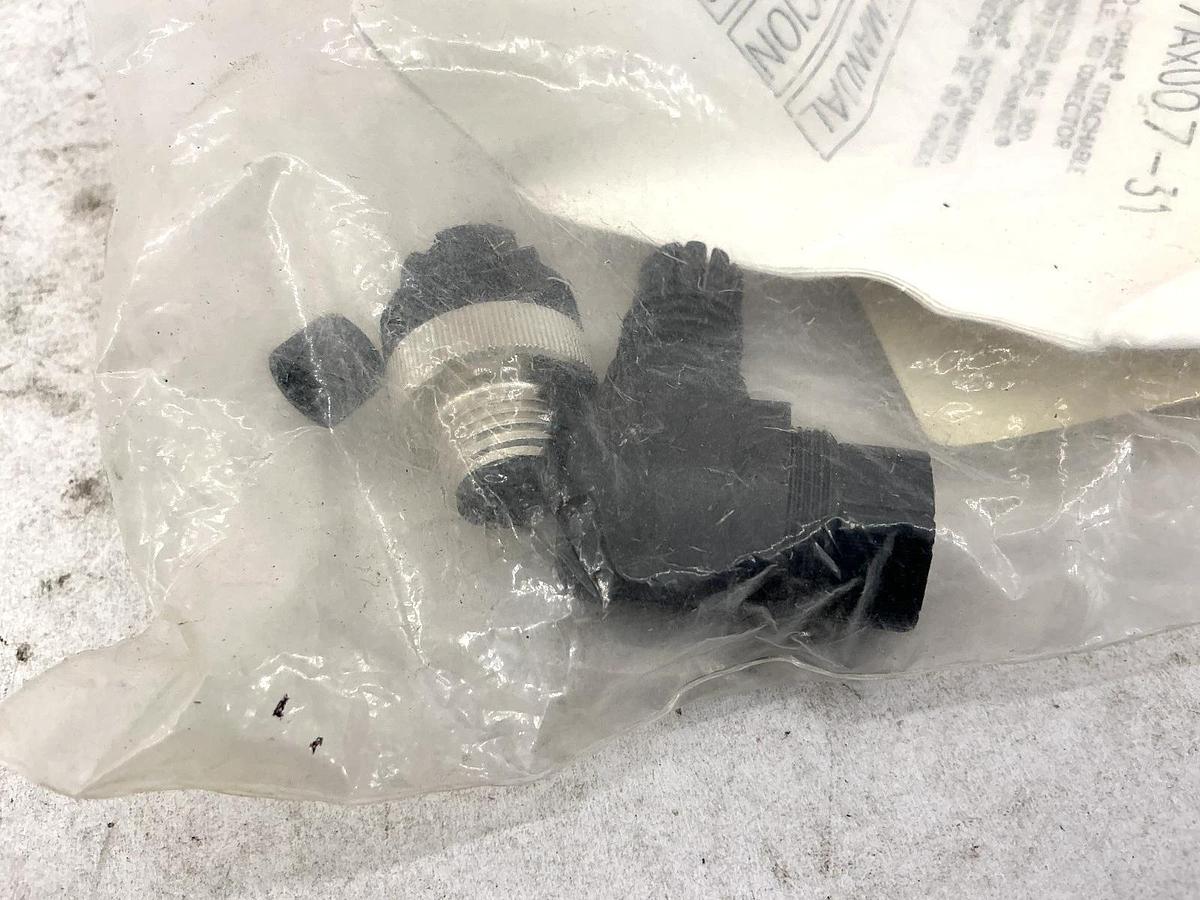 New BradConnectivity Molex Woodhead 7A3007-31 Attachable Micro-Change Male 3P