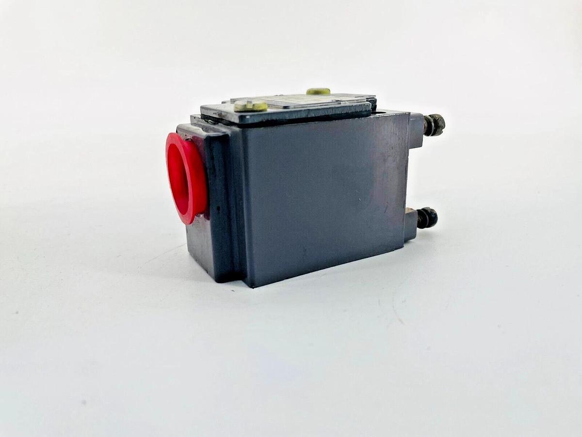 Used Square D 9007B51B Limit Switch Operating Head NO PLUNGER
