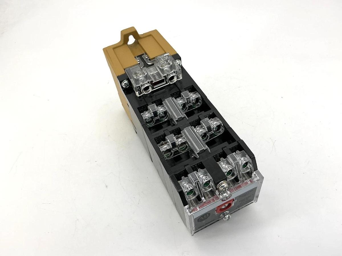 New Allen Bradley 700-P1200A1 Ser E Control Relay Type P 12NO 110/120VAC 50/60HZ