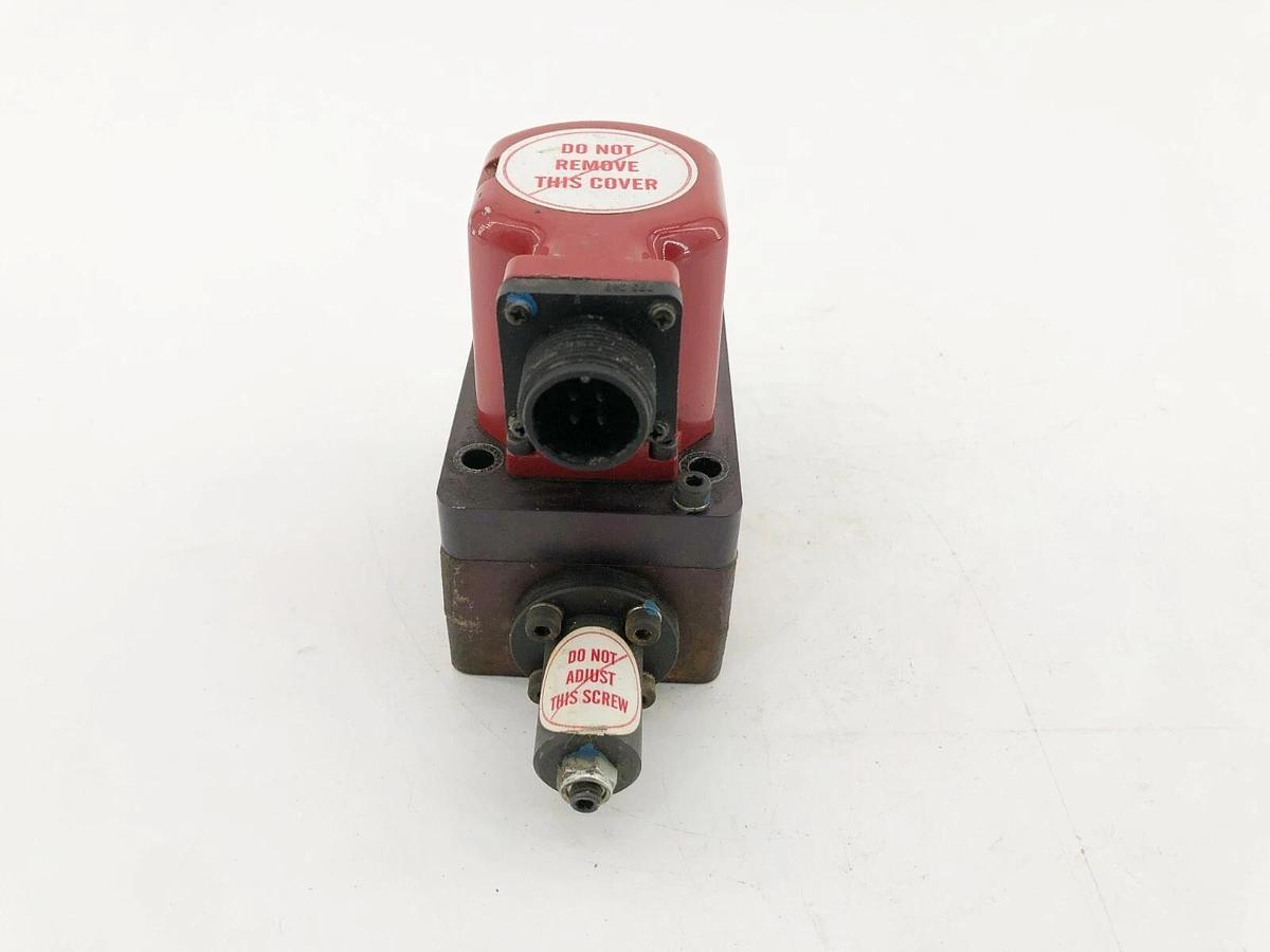 Used Servo Kinetics 304F40L2021AR Servo Valve