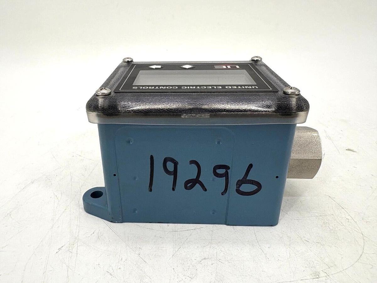 New UE United Electric 4W3A01P17 Electronic Pressure Switch 0-1000PSIG Range