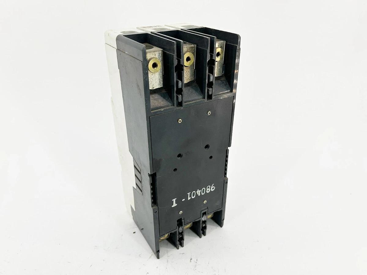 Used Cutler Hammer JD3150 Circuit Breaker 150A 3P 600VAC 250VDC JD3250F + JT3150T