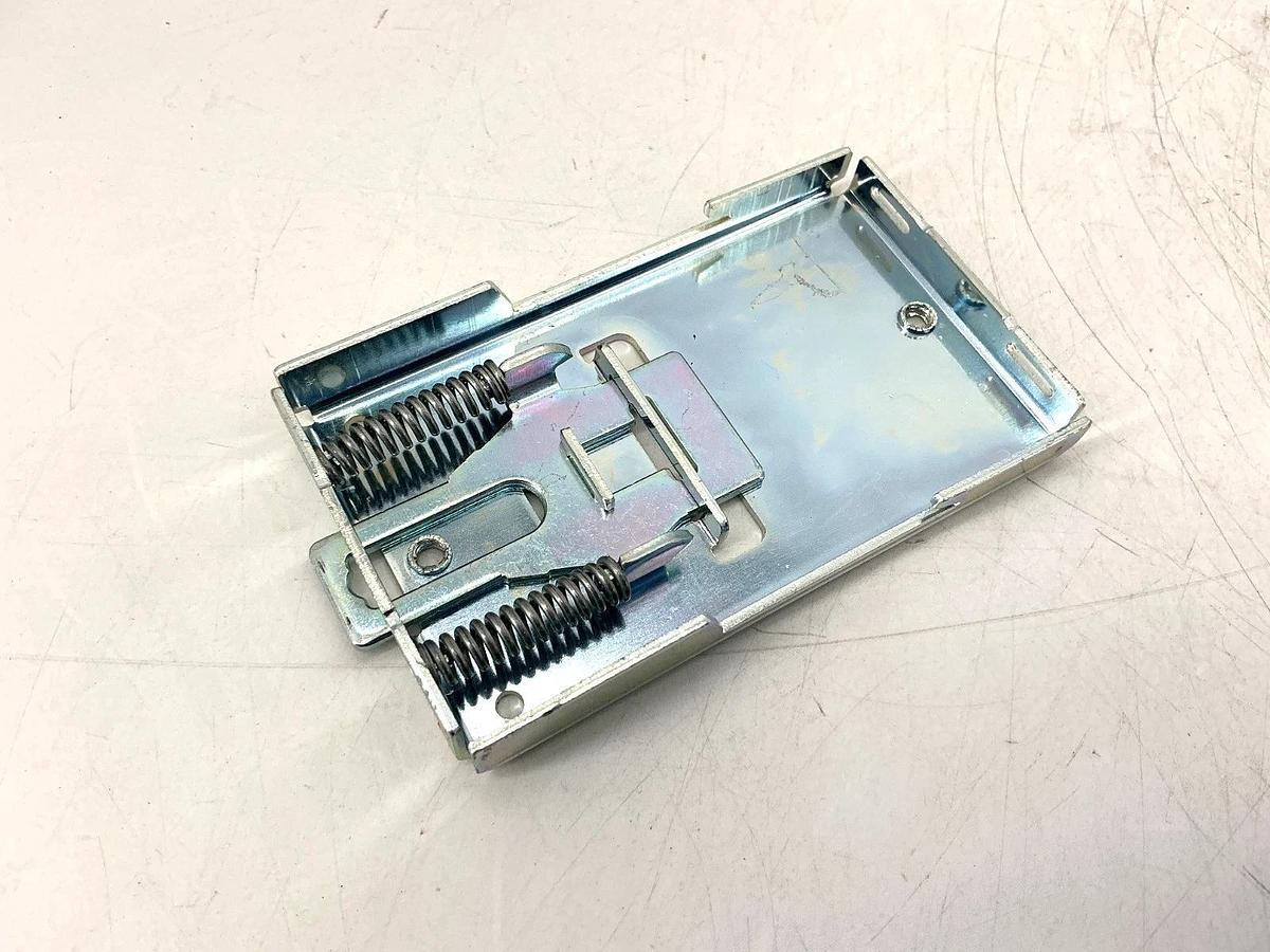 New Allen Bradley 700-DRA Ser A Din Rail Adapter Plate Silver 700DRA